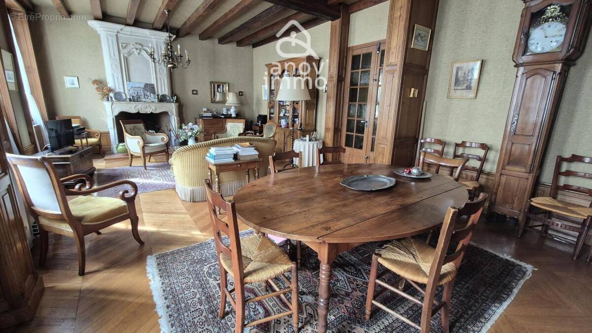 Maison à VILLEBOIS-LAVALETTE