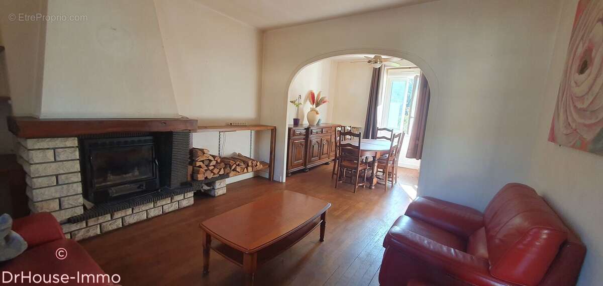 Maison à LE LARDIN-SAINT-LAZARE