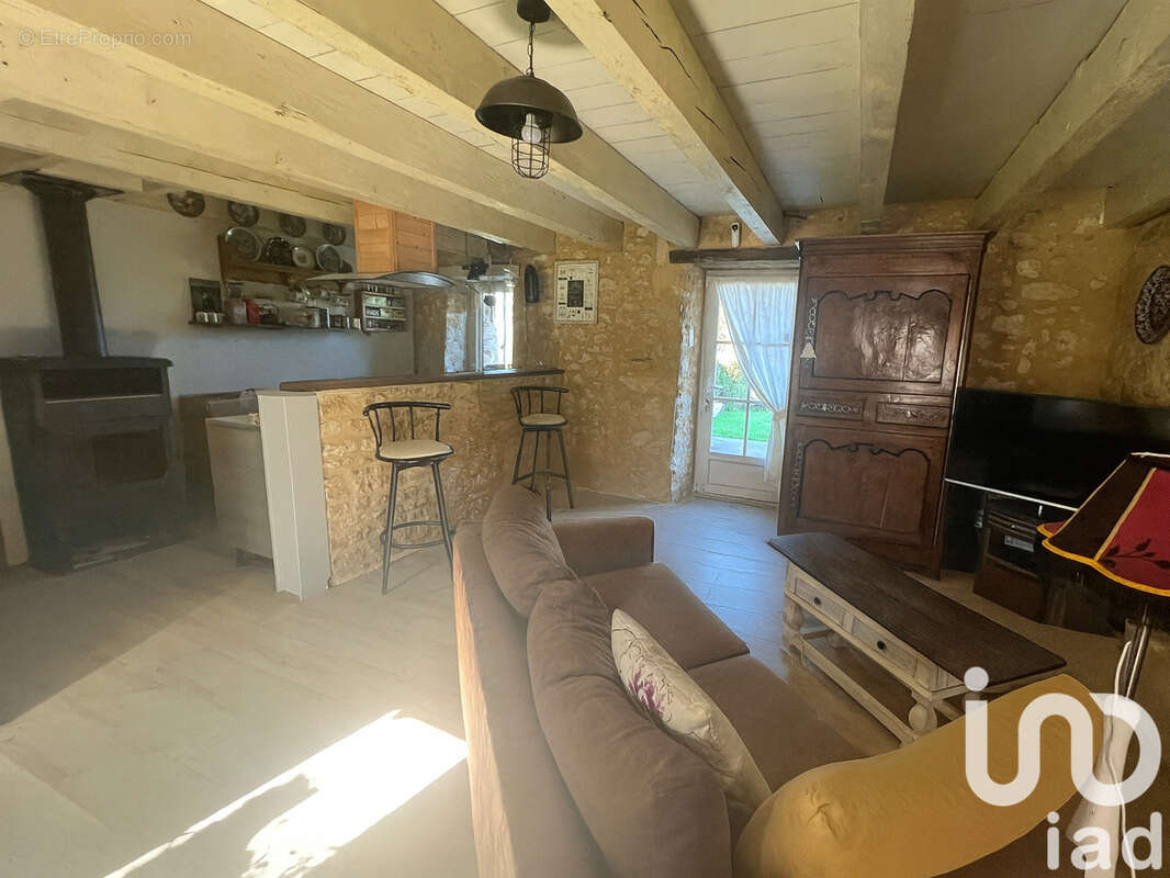 Maison 110 m² à Sainte-Foy-De-Longas  - photo 8