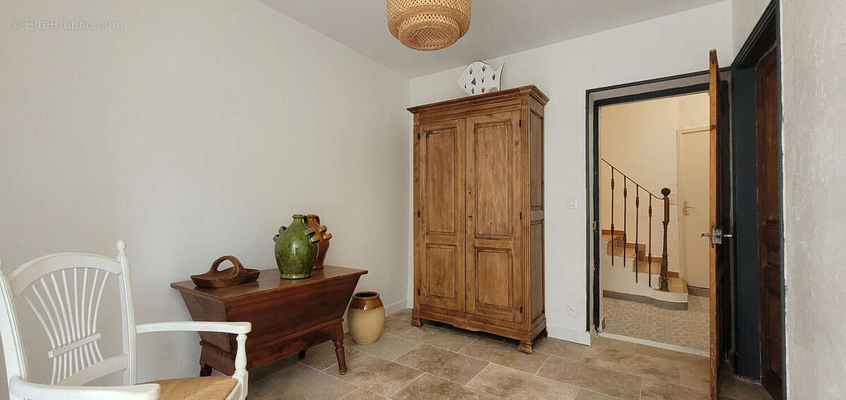 Maison de village avec terrasses et possibilité gite ou local professionnel. - photo 4