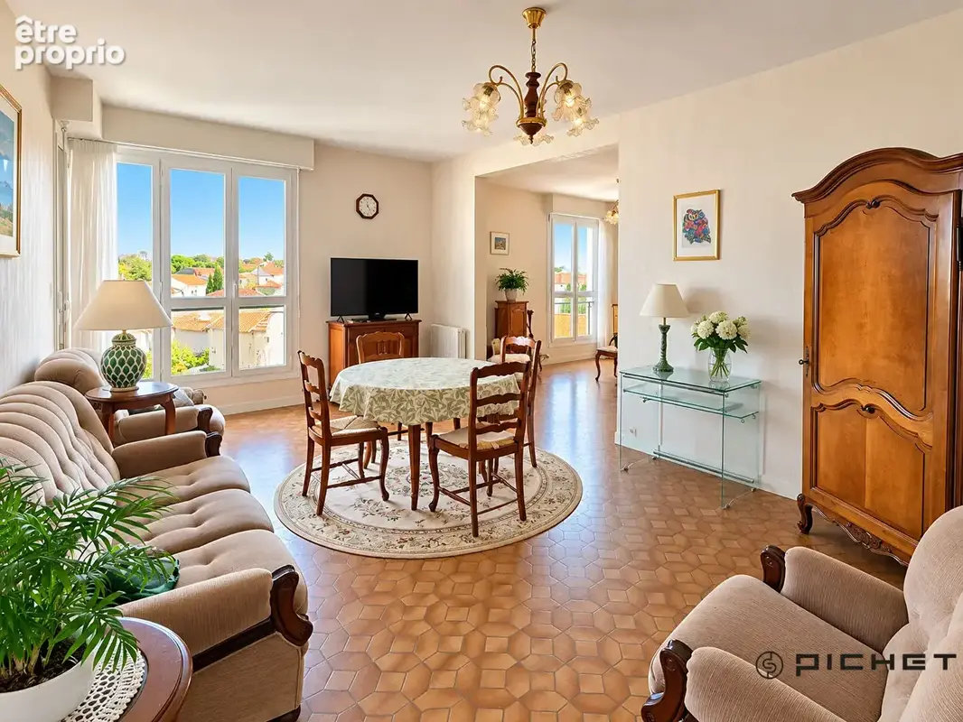 LA ROCHELLE PORT NEUF Appartement 3 pièces 80 m2, cave et  pk - photo 2