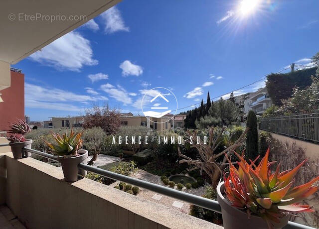 Appartement à SAINT-LAURENT-DU-VAR
