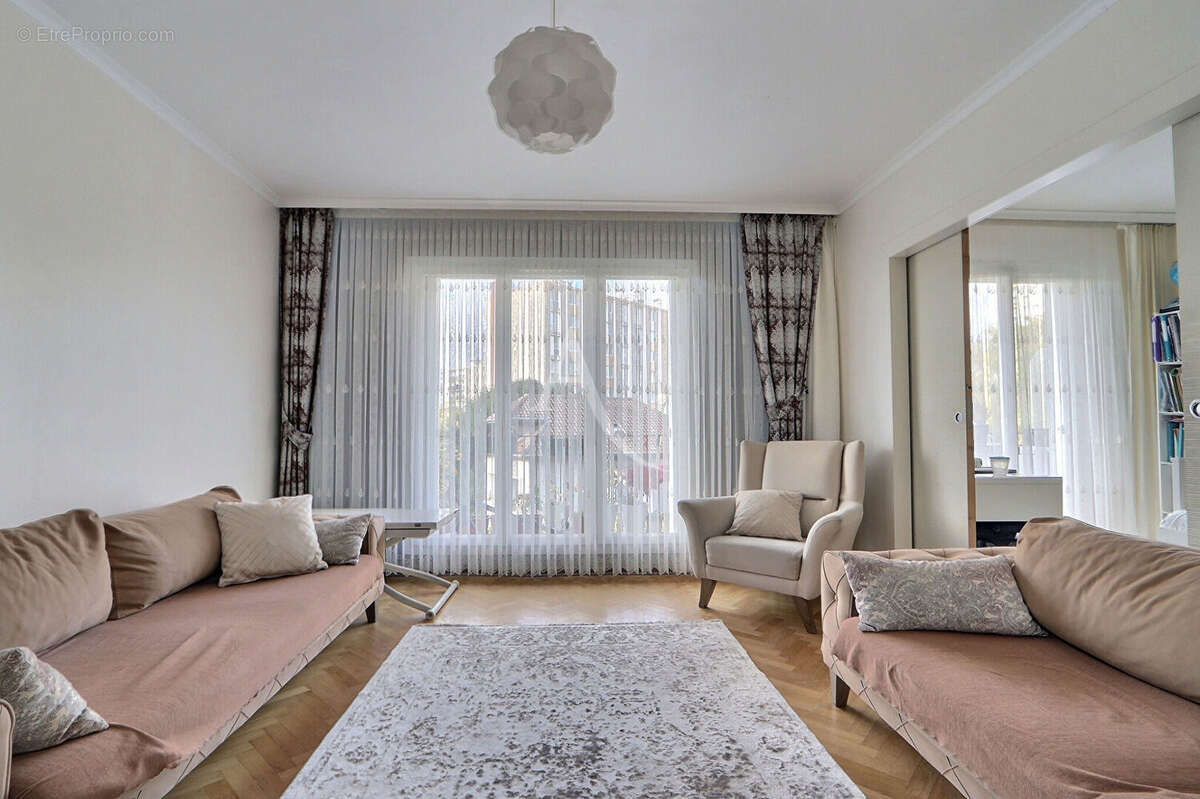 Appartement à EPINAY-SUR-SEINE