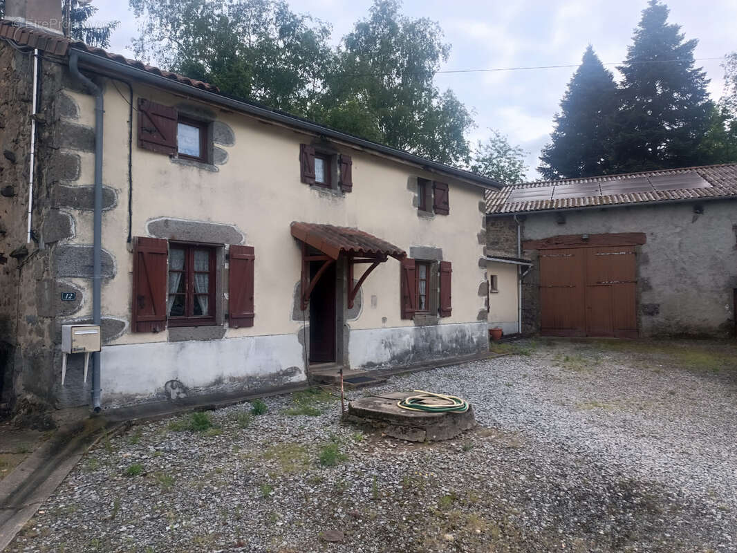 Maison à BUSSIERE-POITEVINE