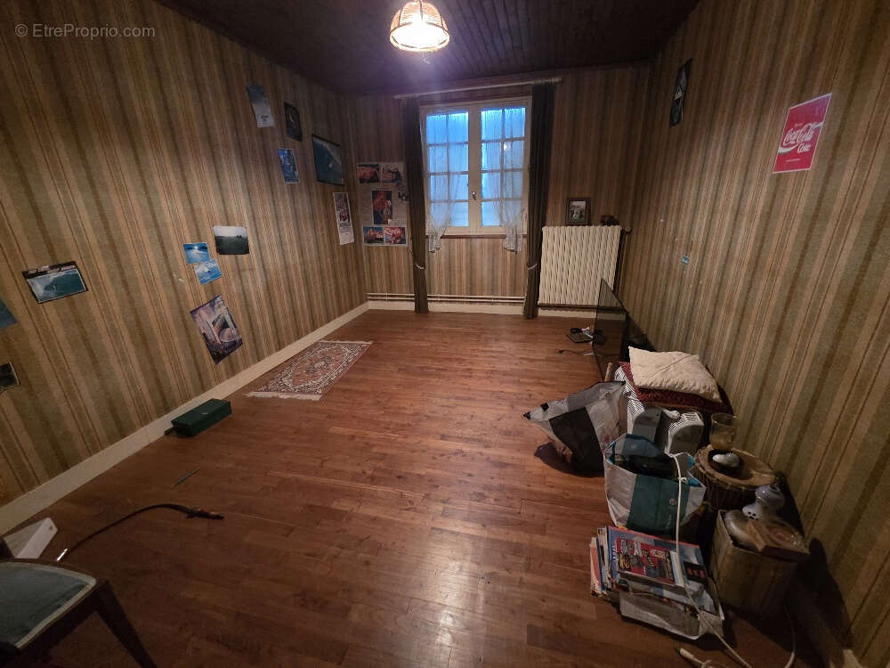 Maison à SAINT-MEDARD-D&#039;EXCIDEUIL