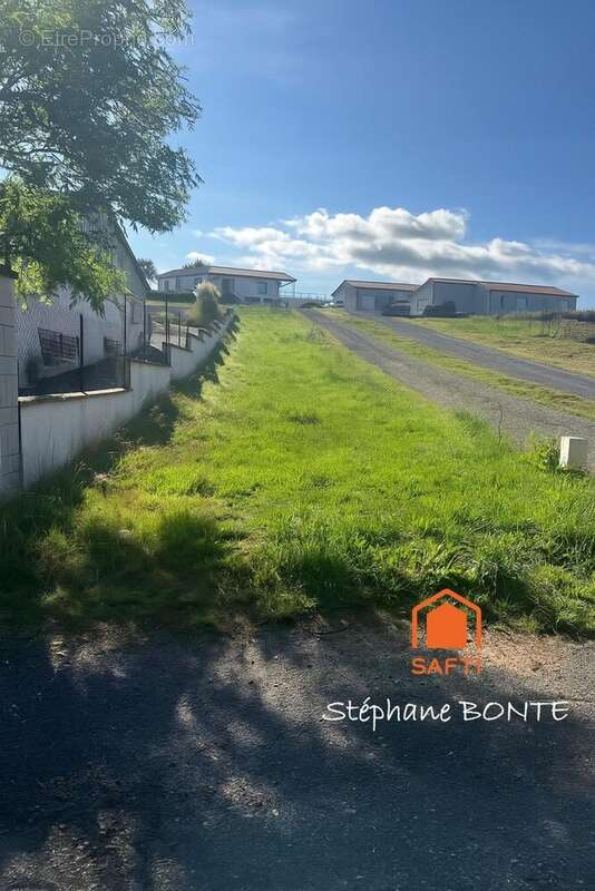 Photo 2 - Terrain à VOREY