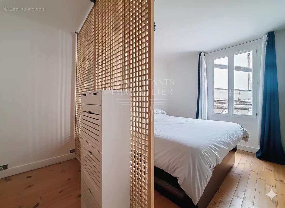 Appartement à PARIS-7E