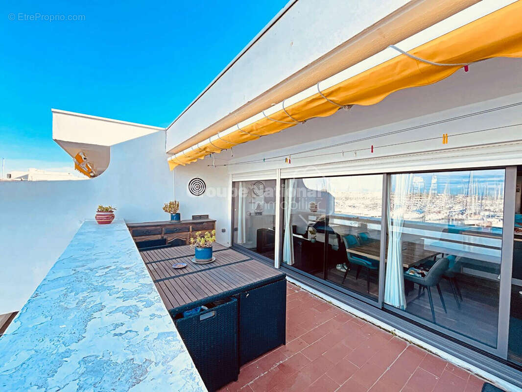 Superbe vue pour cette Marina P2 cabine le Grau du Roi Port Camargue - photo 4