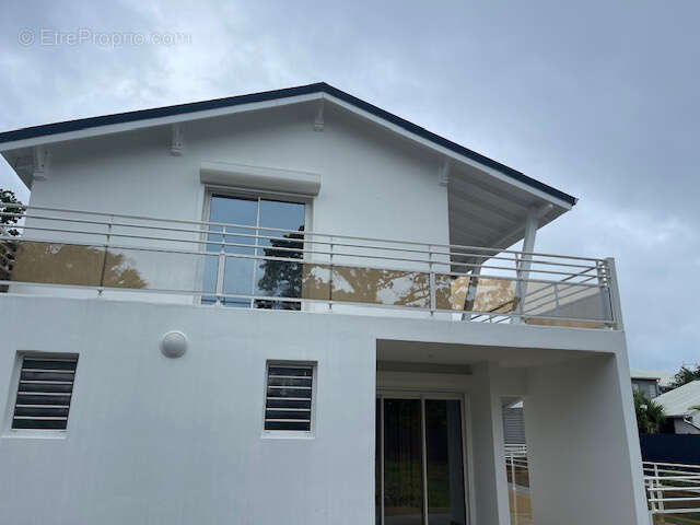 Maison à LES ABYMES