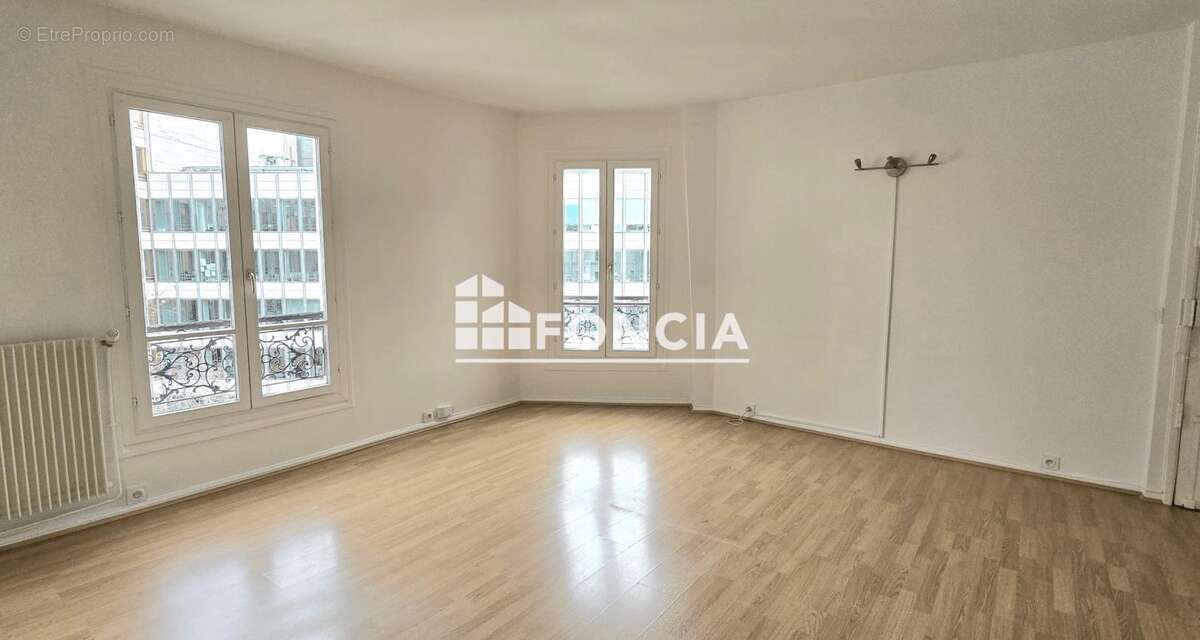 Appartement à PARIS-17E