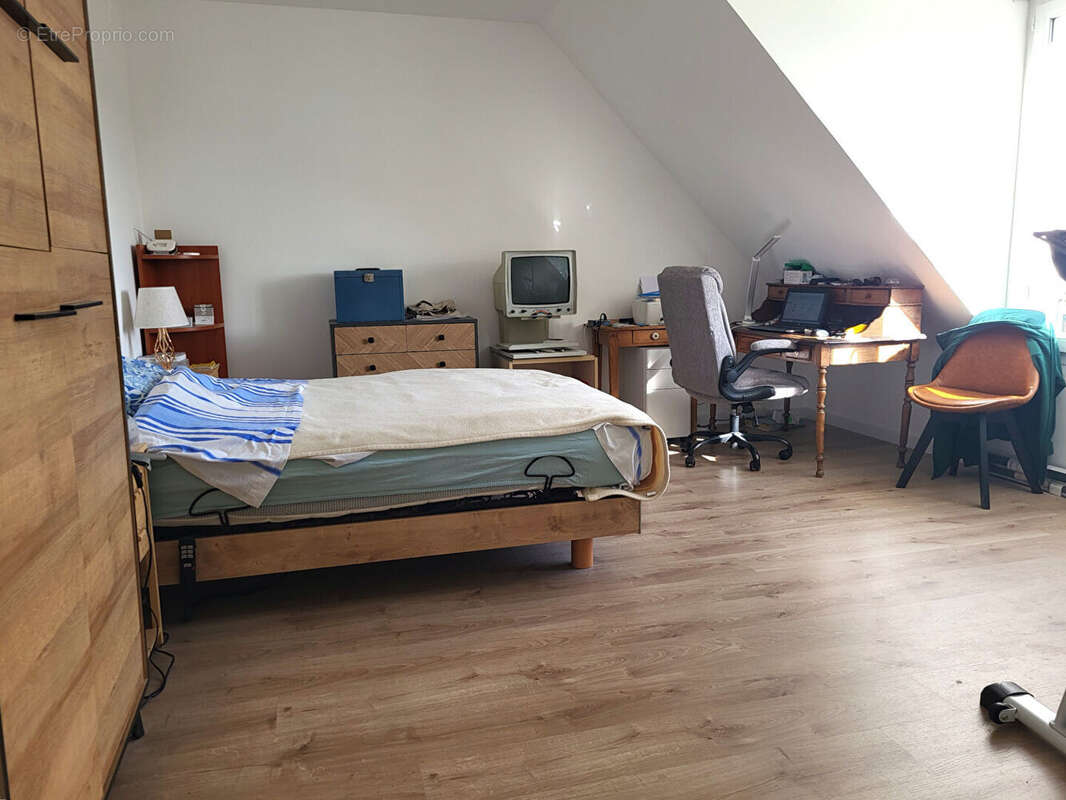 Appartement à LES CLAYES-SOUS-BOIS