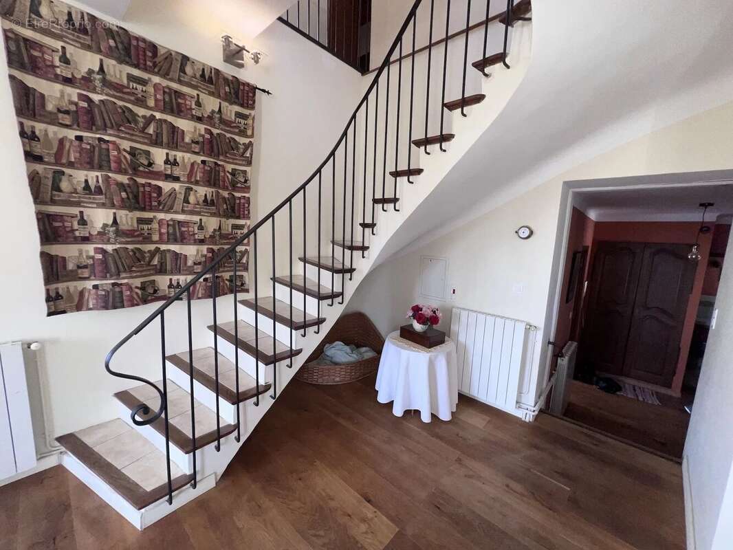 Maison à LE CASTELLET