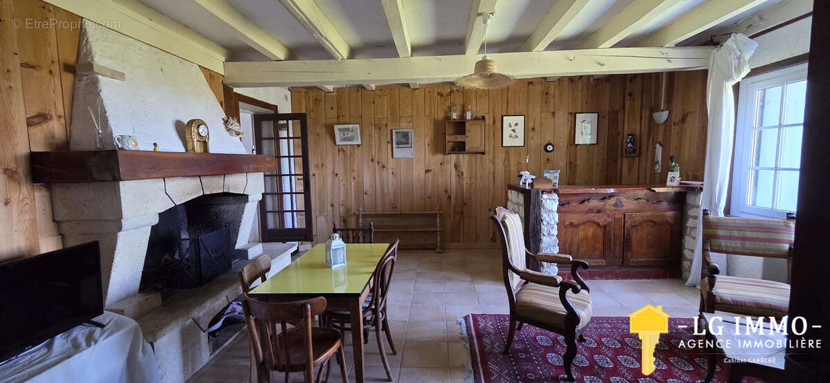 Maison à CHENAC-SAINT-SEURIN-D'UZET