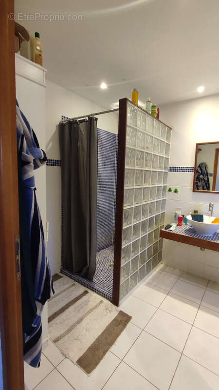 Maison à MONTAIGU-DE-QUERCY