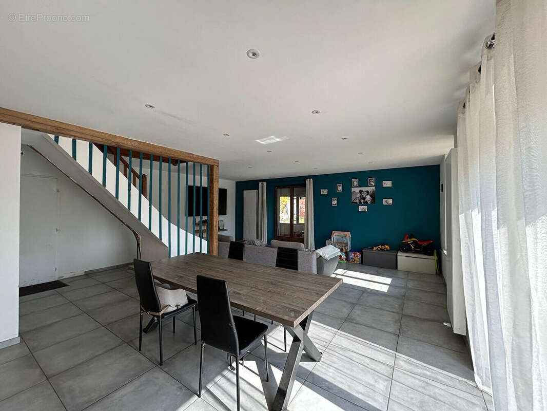 Maison à ESCLES