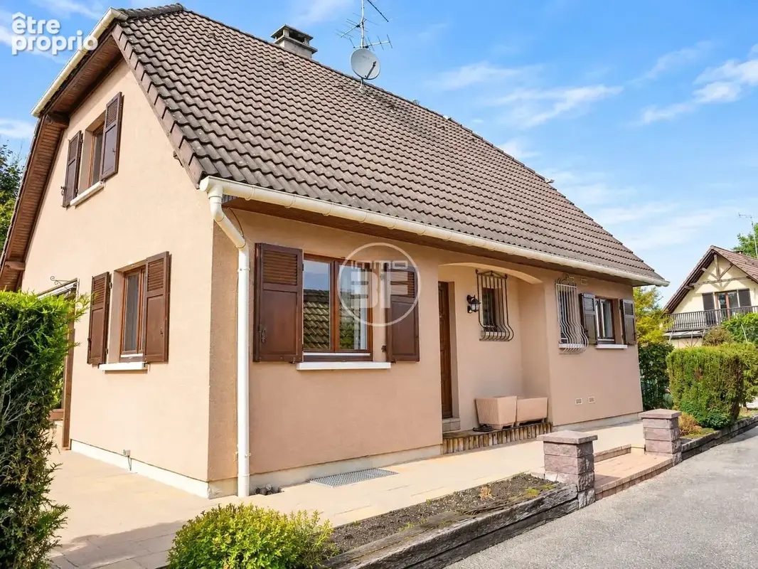 Maison 5 pièces 114 m² à vendre à Saint-Louis (68300) - photo 2