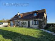 Maison à FIERVILLE-LES-PARCS