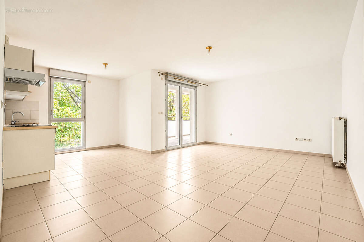 En exclusivité ! Appartement T3 de 65 m2 situé au 1er étage, dans le quartier recherché de Croix-Daurade. - photo 5
