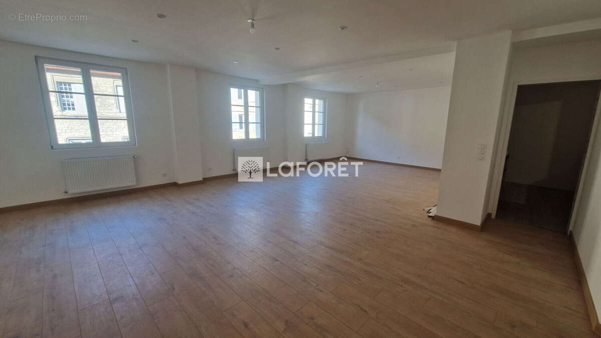 Appartement à SALINS-LES-BAINS