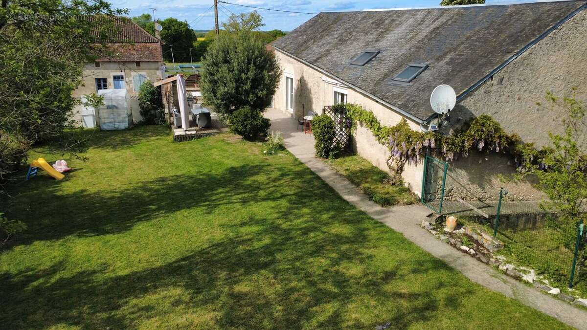Maison à LEIGNES-SUR-FONTAINE