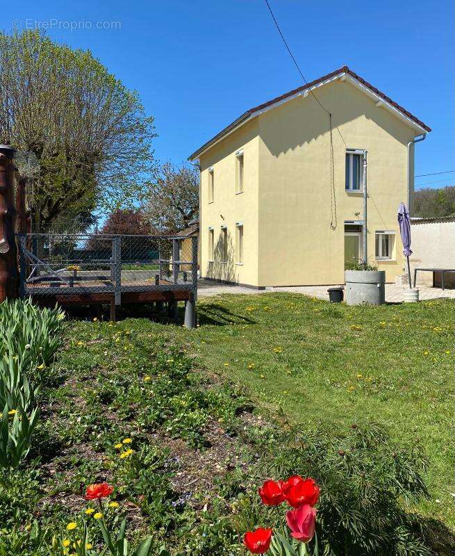 Maison à LA FRETTE