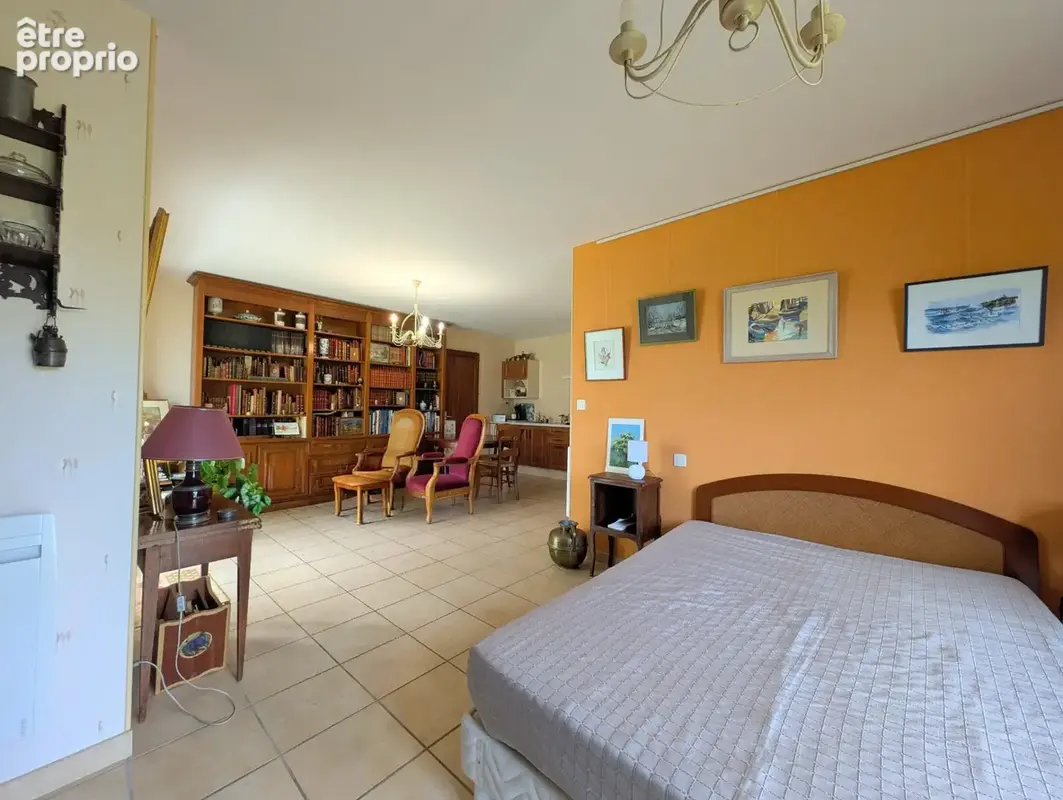 SAINT-SEVER - 5 chambres, 2 espaces de vie distincts - photo 3