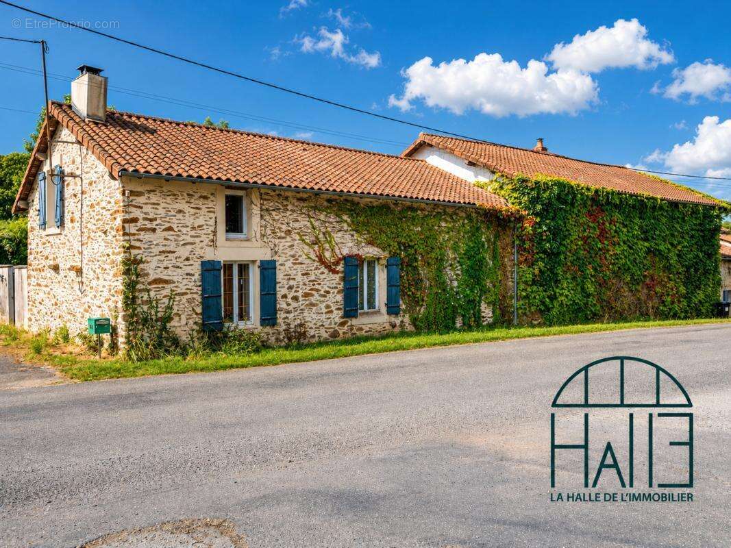 Maison à CHALUS