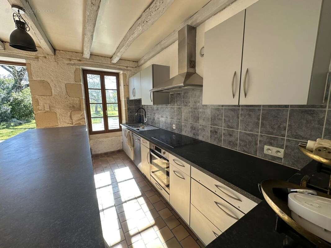 Maison à LA CHAPELLE-MOULIERE
