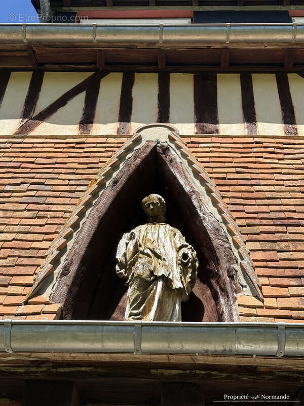 Autre à LE BEC-HELLOUIN