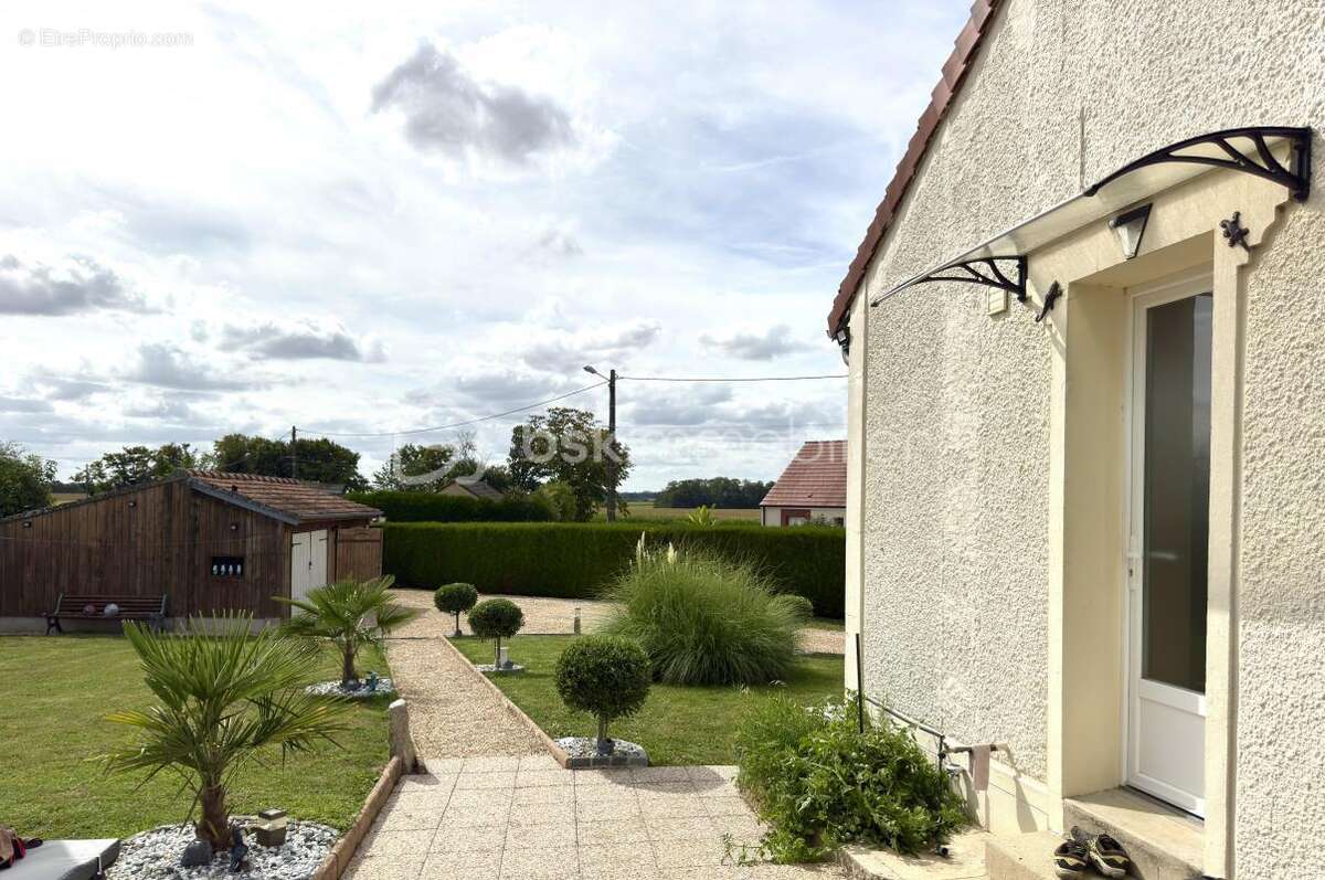 Maison à VIELS-MAISONS