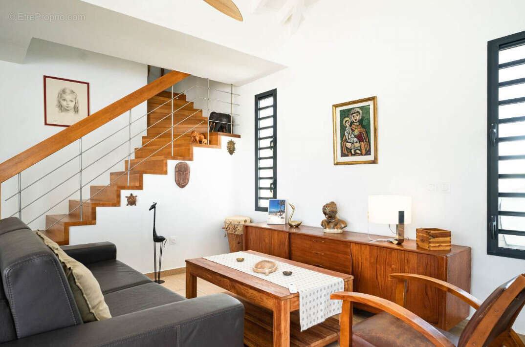 Villa d'architecte   port-louis  94 m2  piscine  meublée - photo 11
