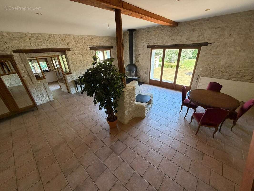 Maison 162 m² à Civray  - photo 4