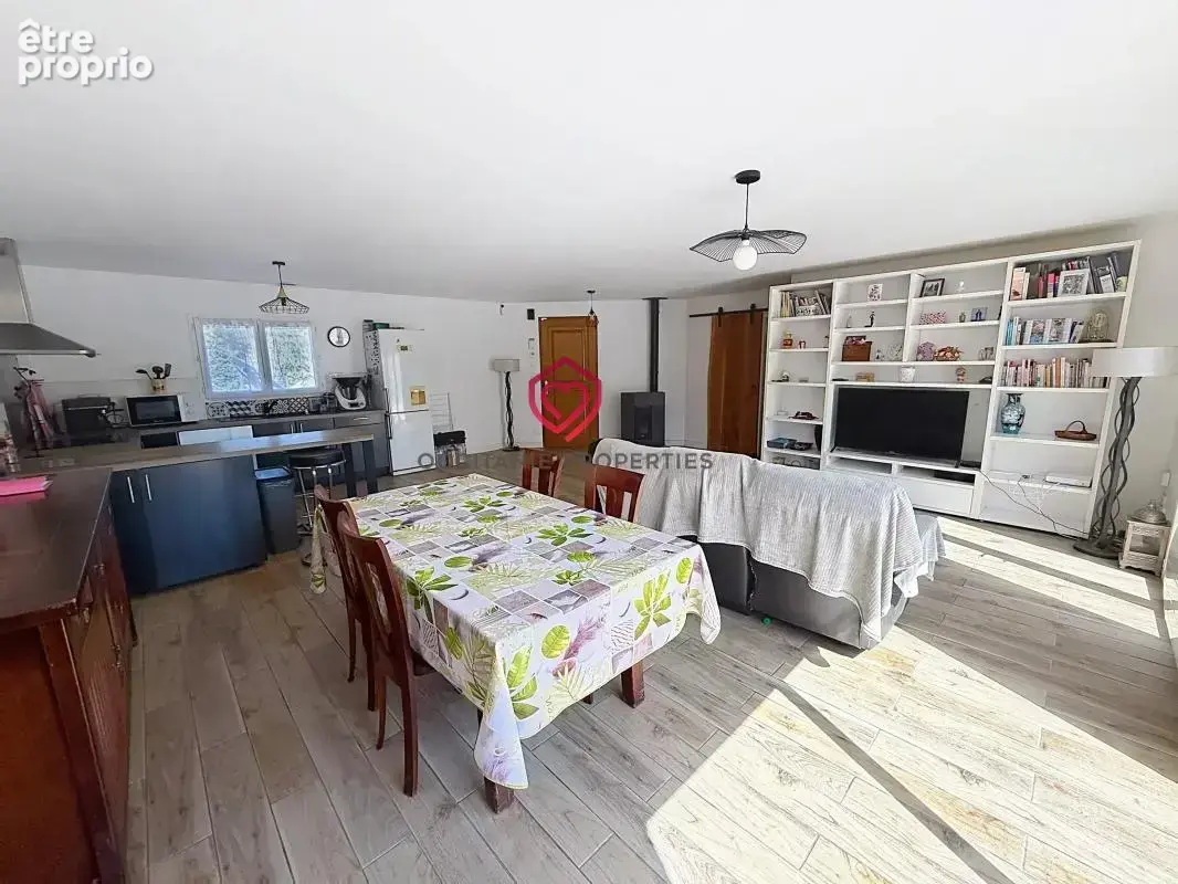 Maison de plain-pied avec piscine, 3 chambres et grand terrain clos - photo 3