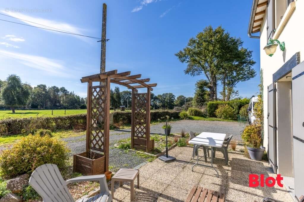 Maison à SAINT-MEDARD-SUR-ILLE