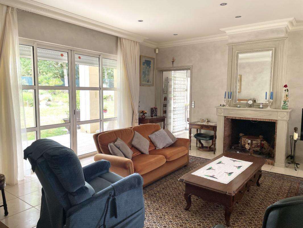 Maison à TERRASSON-LAVILLEDIEU