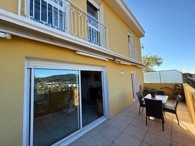 Appartement à HYERES