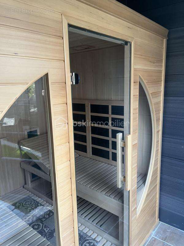 Commerce à FRESNES-LES-MONTAUBAN