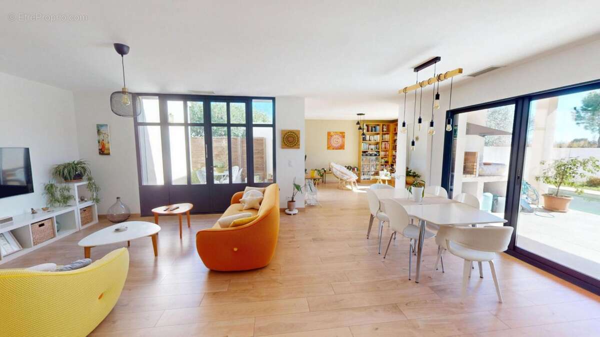 Maison à COURNONTERRAL