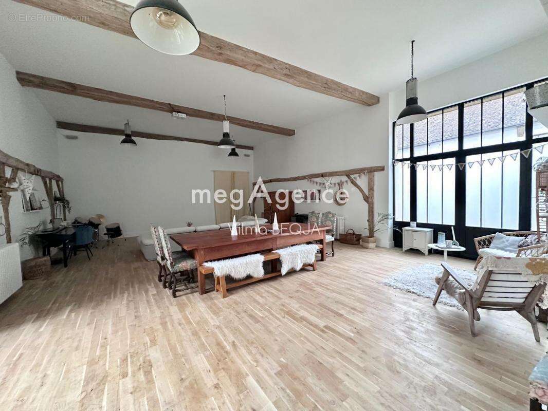 Maison à VILLENEUVE-L&#039;ARCHEVEQUE