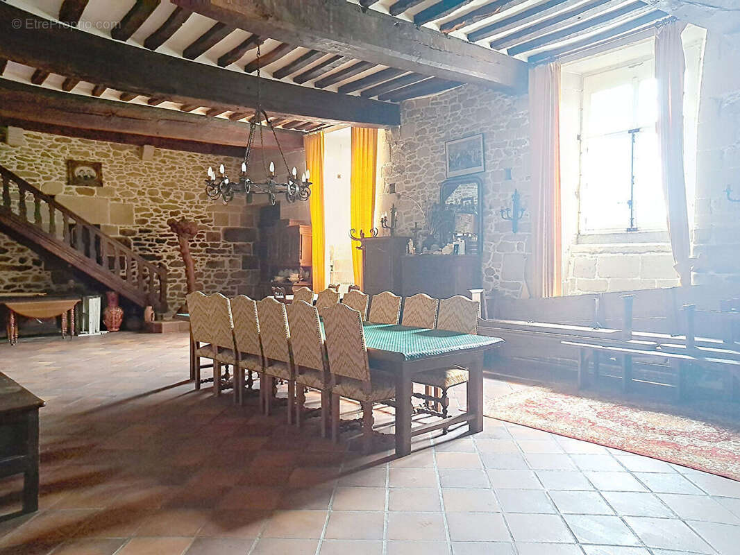 Maison à SAINT-MELOIR-DES-BOIS