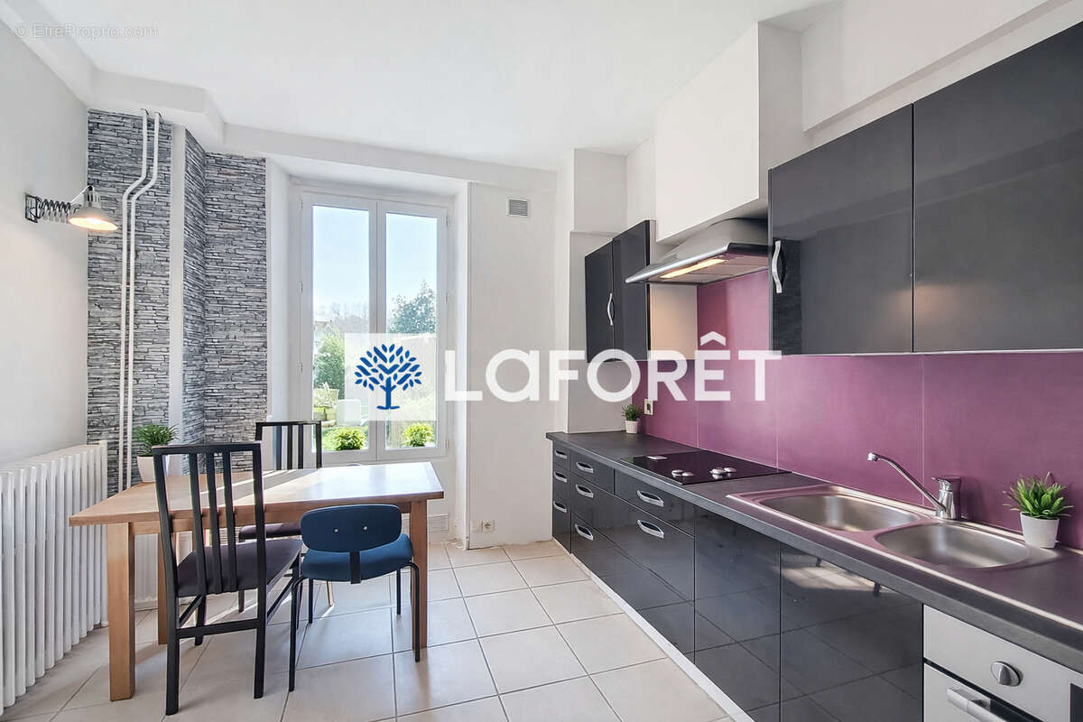 Maison à JOUY-LE-CHATEL