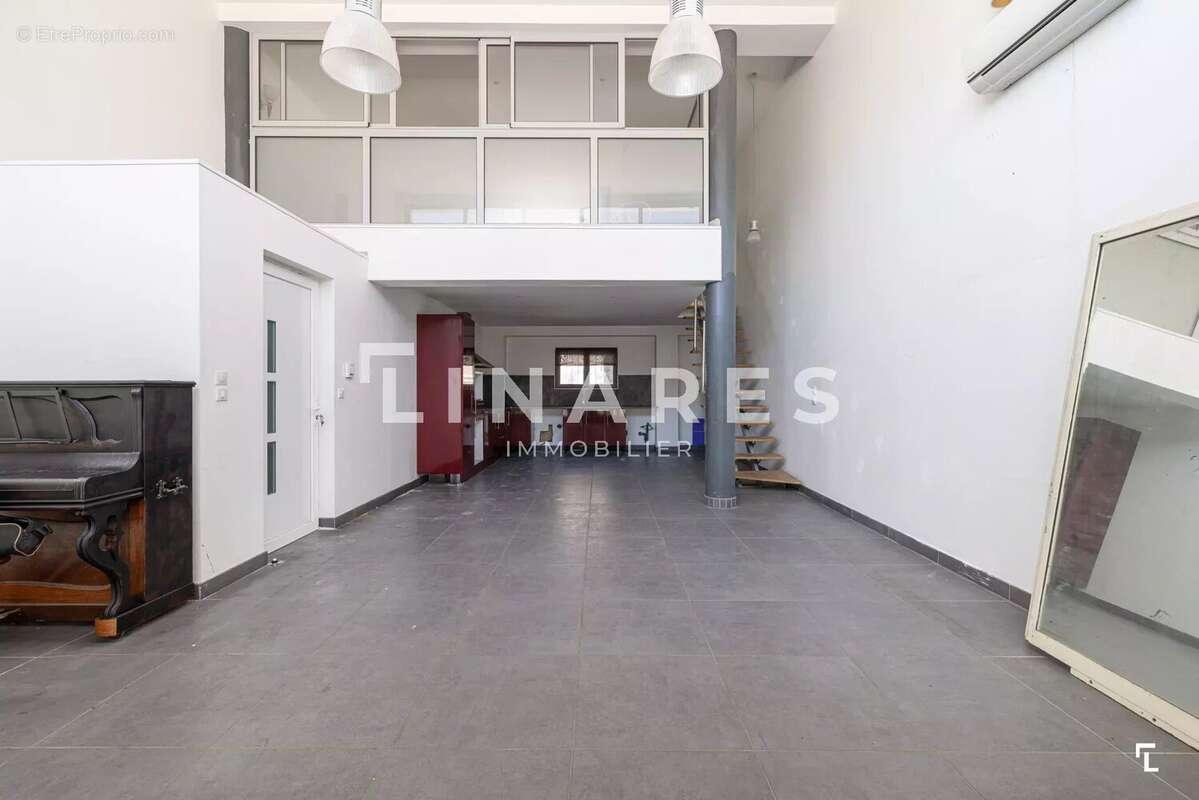 Appartement à MARSEILLE-1E