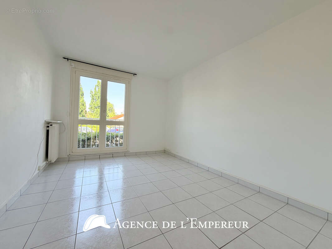 Appartement traversant 5 pièces - Rueil Buzenval - photo 10