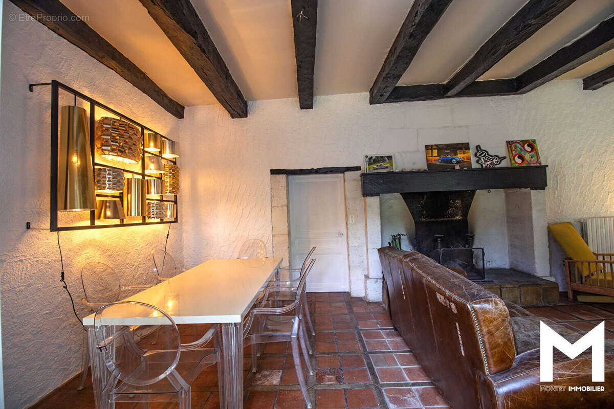 Maison à ANTONNE-ET-TRIGONANT