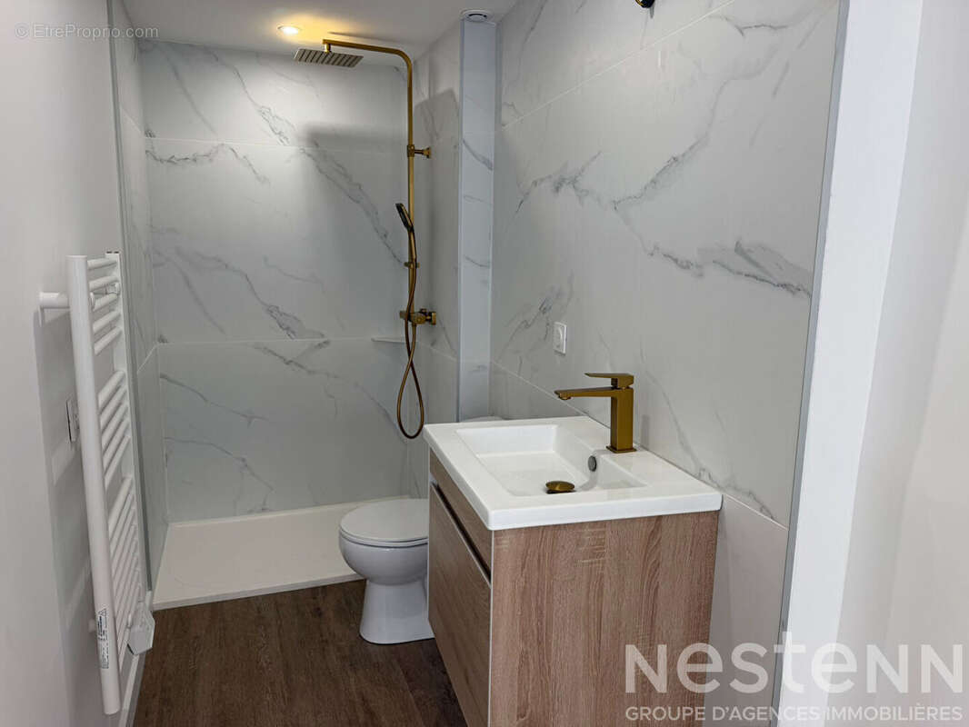 Maison de ville entièrement rénovée dans la Bastide de Carcassonne avec deux chambres en suite à proximité de l'université - photo 5