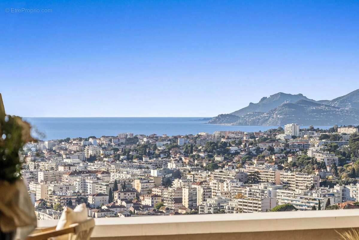 Appartement à LE CANNET