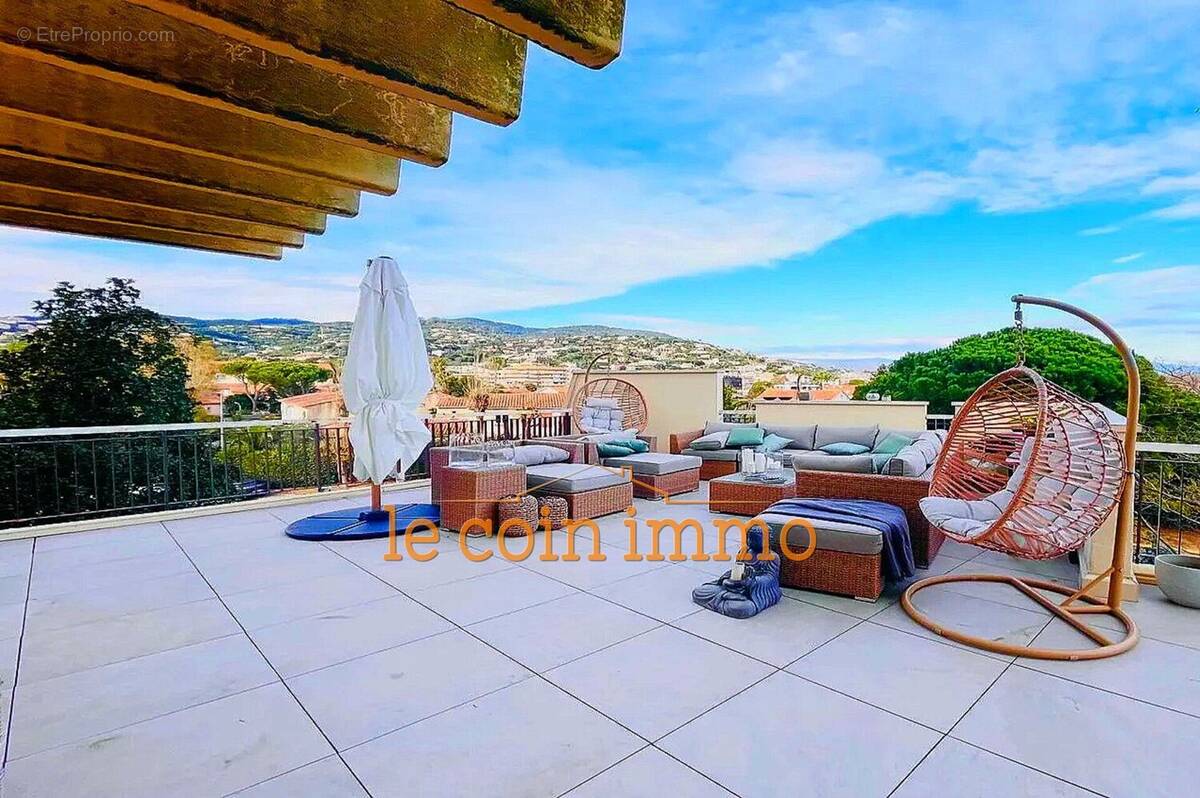 Appartement à MANDELIEU-LA-NAPOULE