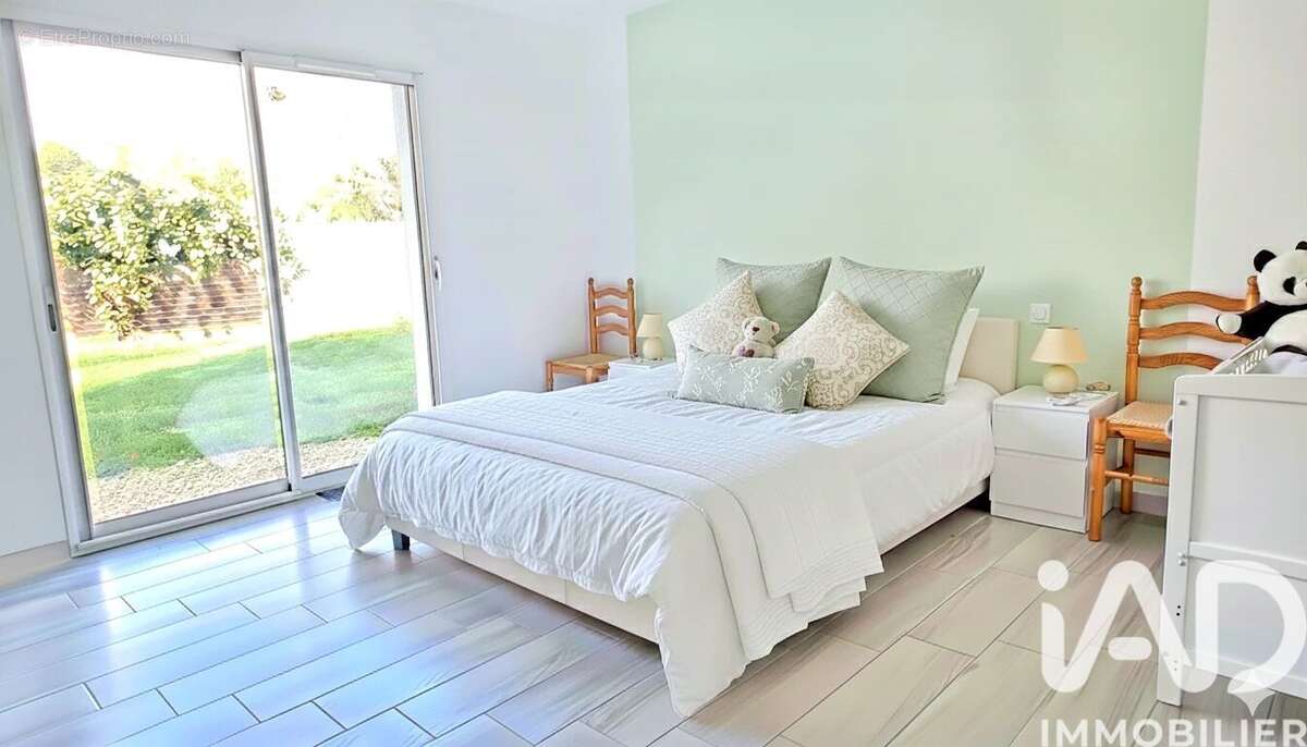Maison 177 m² à La Tremblade  - photo 8