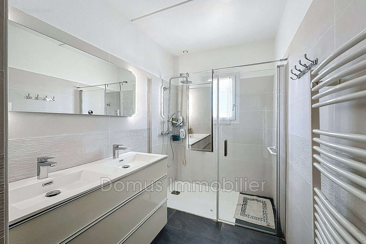 Maison à MORIERES-LES-AVIGNON