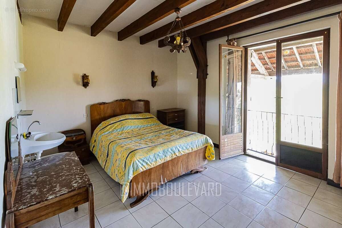 Maison à AUZANCES